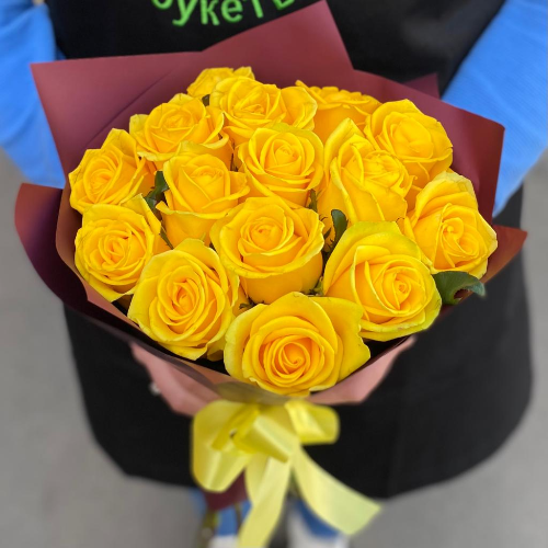 Букет из 15 желтых роз