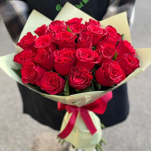 Букет из красных роз "Родос"