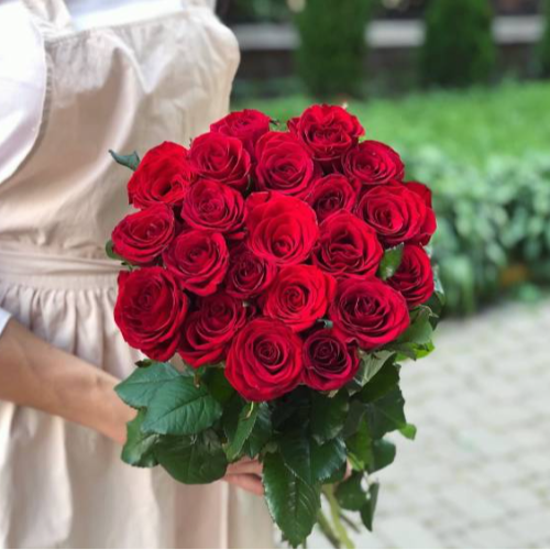 Букет из 21 красной высокой розы Prestige