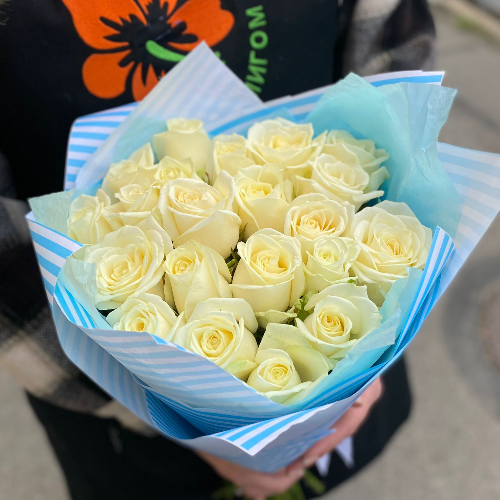 Букет из 21 белой розы
