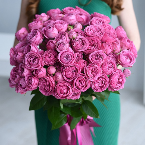 Букет из розовых пионовидных роз "Мисти Баблс"