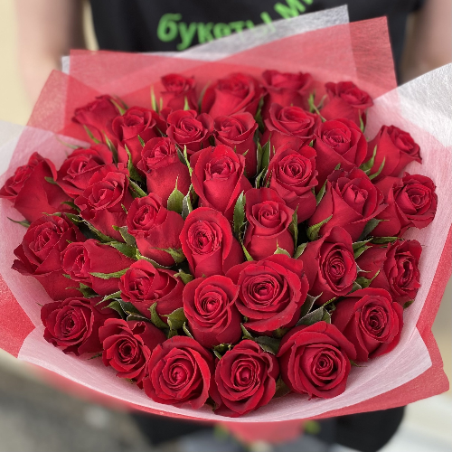 Букет из 35 красных роз "Кения"